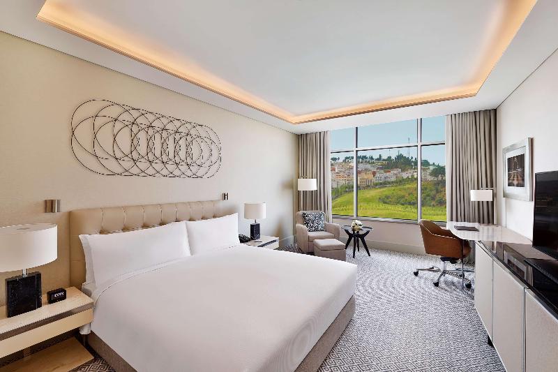 带大床的标准间, Hilton Tangier City Center