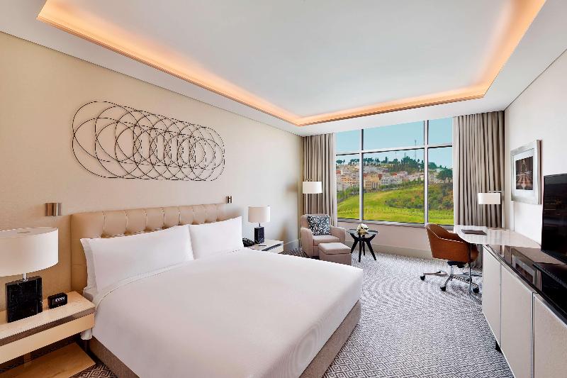 带大床的标准间, Hilton Tangier City Center