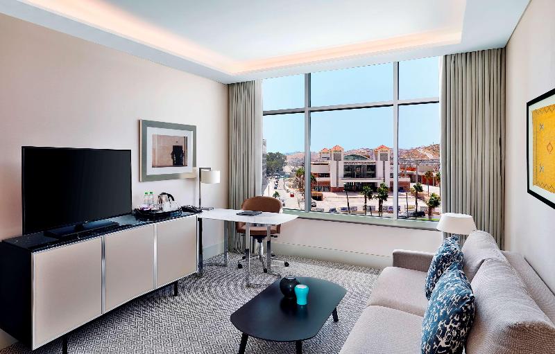 带大床的套房, Hilton Tangier City Center