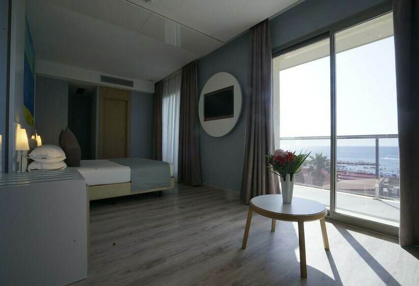 اتاق اجرایی, Az Hotel Vague D’or