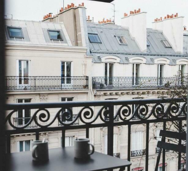 اتاق استاندارد با بالکن, Hôtel National Des Arts Et Métiers