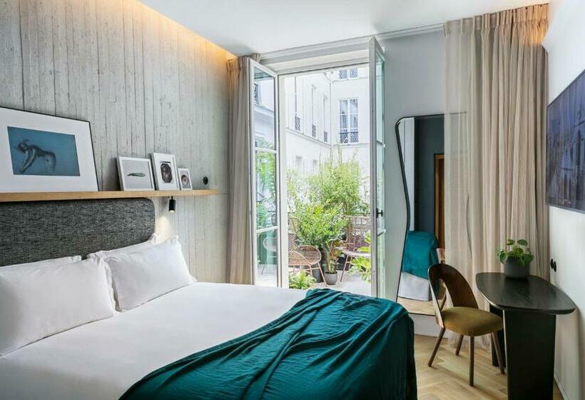 اتاق استاندارد با بالکن, Hôtel National Des Arts Et Métiers