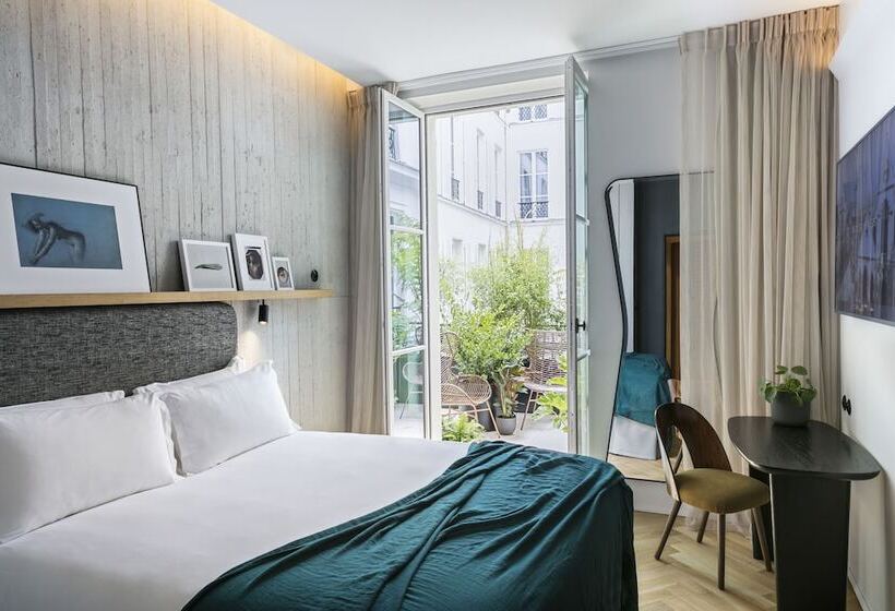 اتاق استاندارد با بالکن, Hôtel National Des Arts Et Métiers