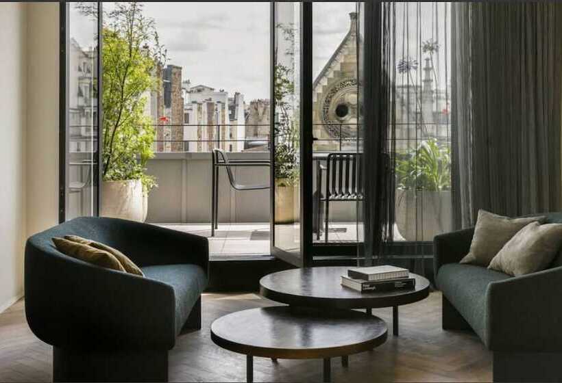 اتاق استاندارد با بالکن, Hôtel National Des Arts Et Métiers