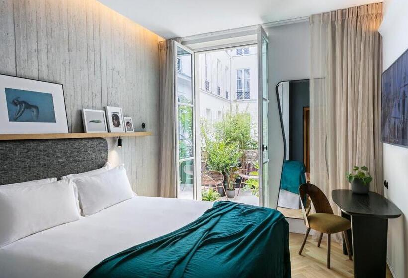 اتاق استاندارد با بالکن, Hôtel National Des Arts Et Métiers