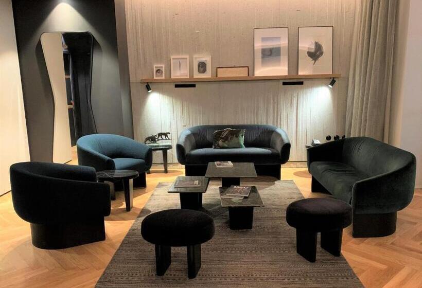 سوئیت با تخت بزرگ, Hôtel National Des Arts Et Métiers