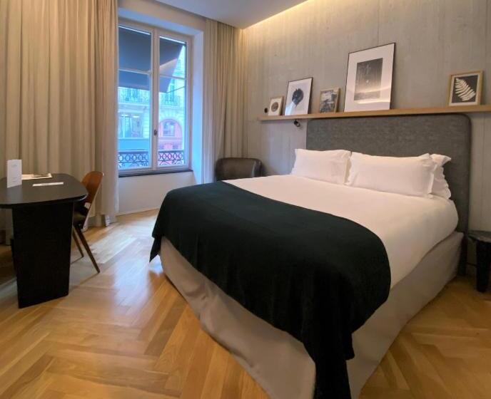 سوئیت با تخت بزرگ, Hôtel National Des Arts Et Métiers