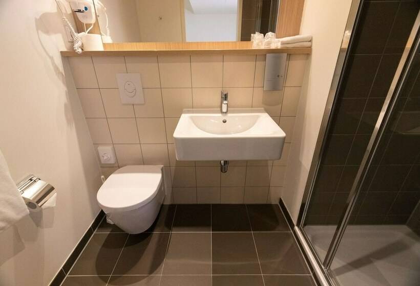 اتاق خانوادگی, B&b Hotel Frankfurt Airport