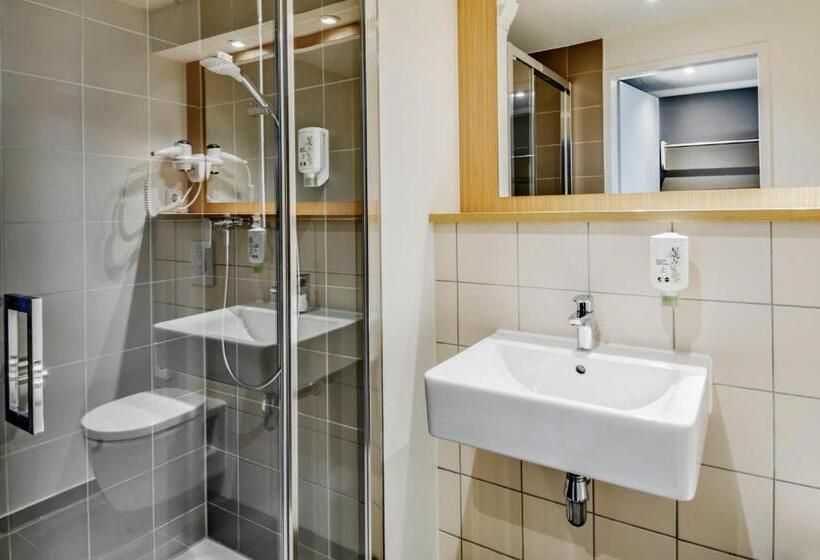اتاق خانوادگی, B&b Hotel Frankfurt Airport