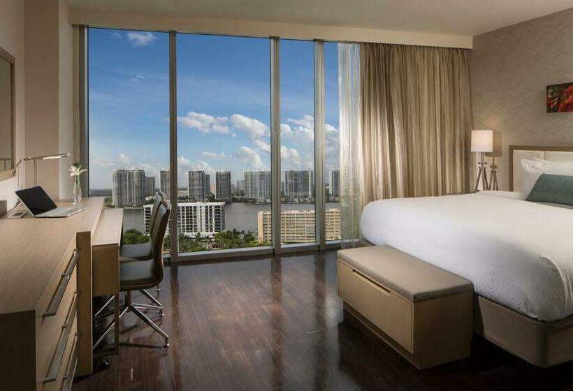 استودیو استاندارد با تخت کینگ, Residence Inn Miami Sunny Isles Beach