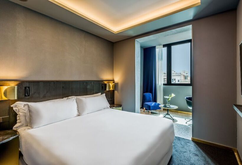 اتاق لوکس, Room Mate Gerard