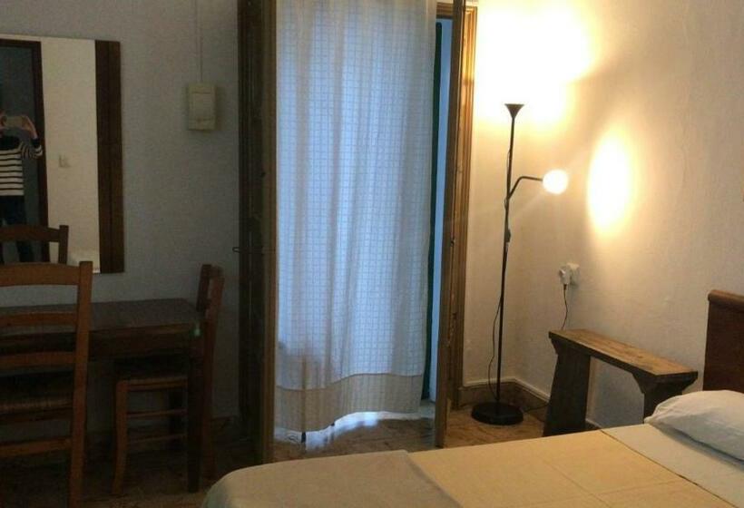 اتاق استاندارد با سرویس بهداشتی مشترک, Casa De Huespedes La Peña
