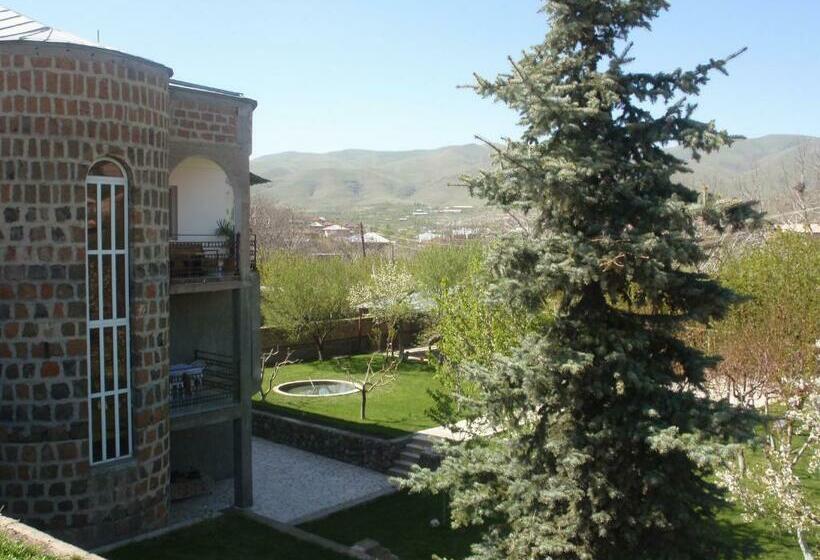 اتاق استاندارد, Chez Yvette