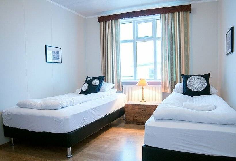 اتاق استاندارد با سرویس بهداشتی مشترک, Litlabýli Guesthouse
