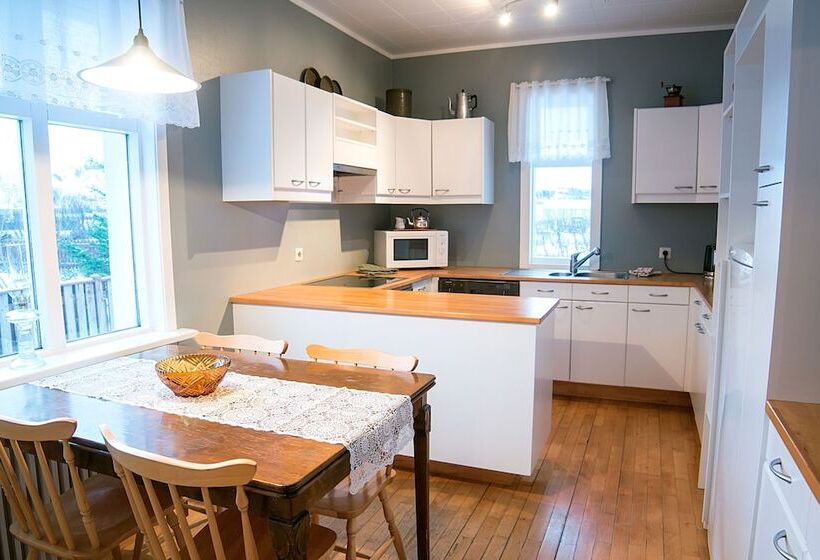 اتاق استاندارد با سرویس بهداشتی مشترک, Litlabýli Guesthouse