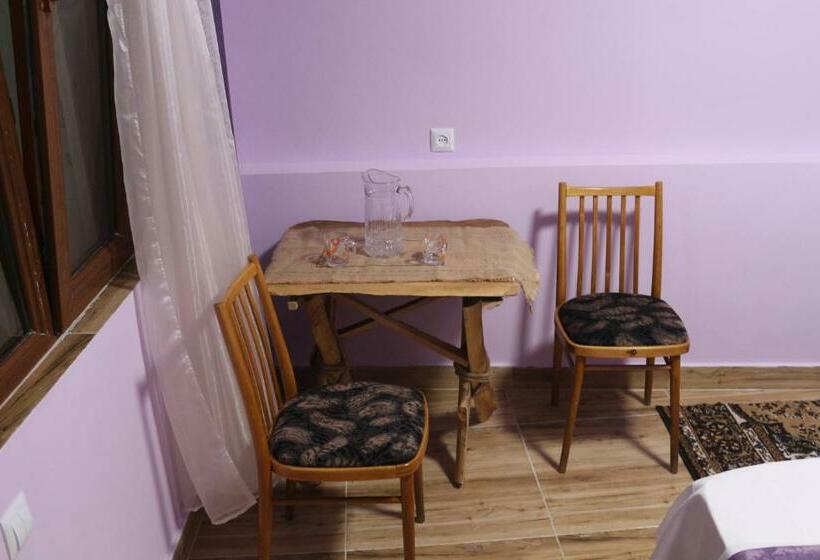 اتاق اکونومی, My Family Guesthouse