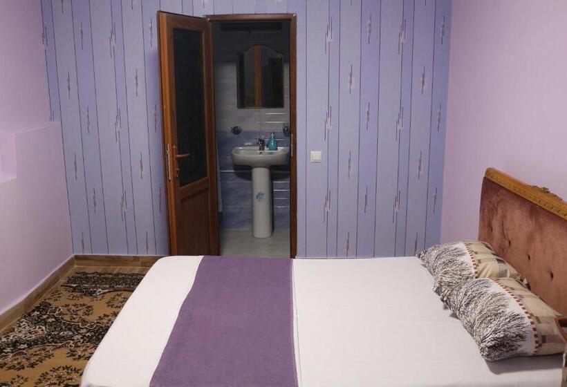 اتاق اکونومی, My Family Guesthouse