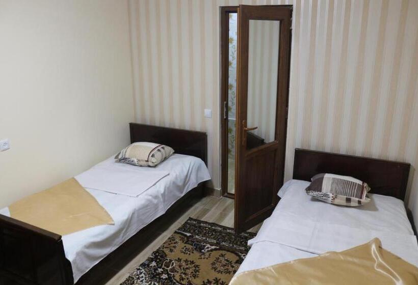 اتاق اکونومی, My Family Guesthouse