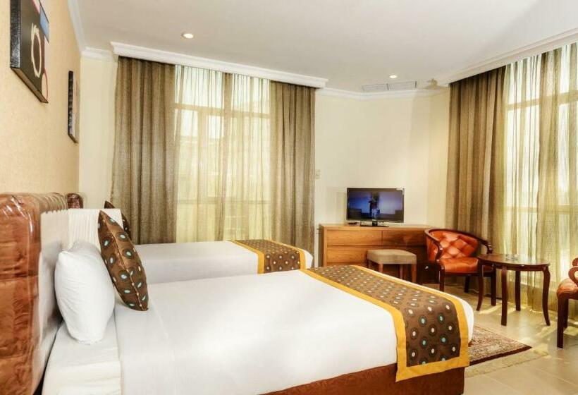اتاق استاندارد با چشم‌انداز دریا, Bravo Royal Hotel Suites
