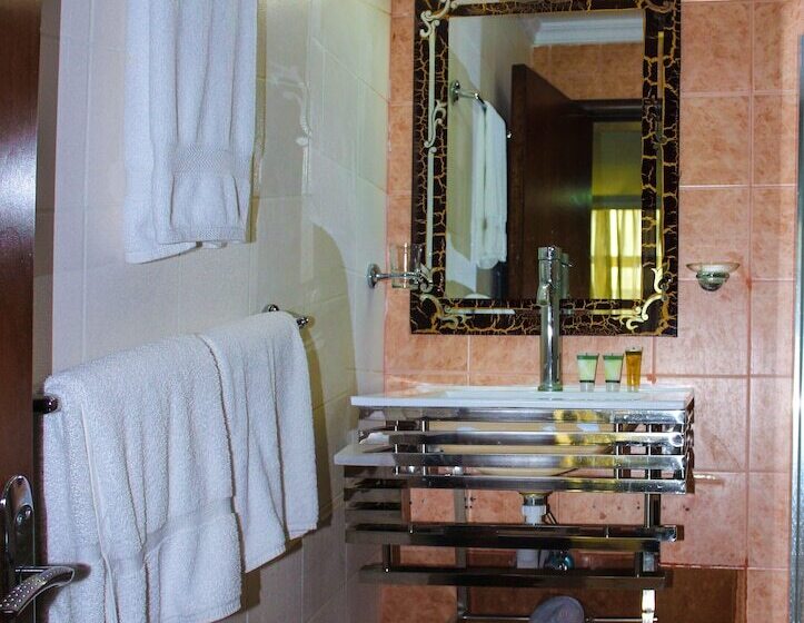 استودیوی لوکس, Bravo Royal Hotel Suites