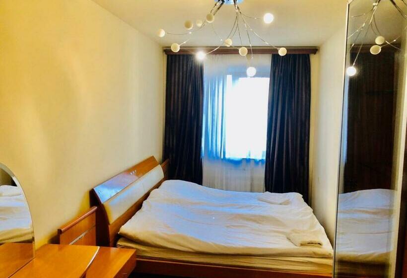 اتاق راحتی, Center Hostel And Tours