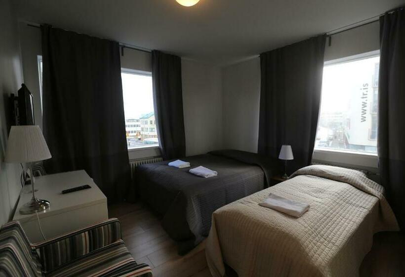 اتاق استاندارد سه نفره, 100 Iceland
