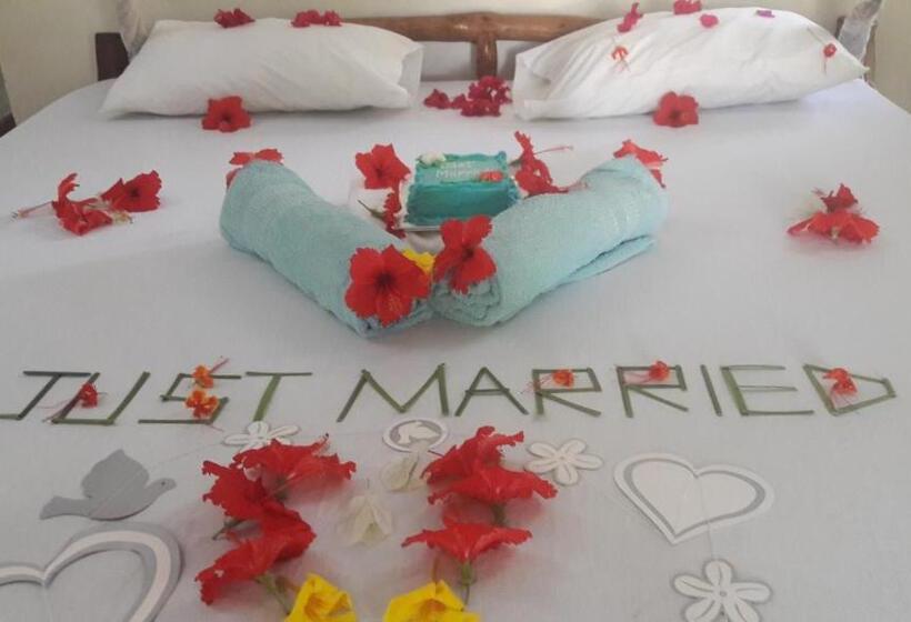اتاق استاندارد سه نفره, African Dream Cottages   Diani Beach