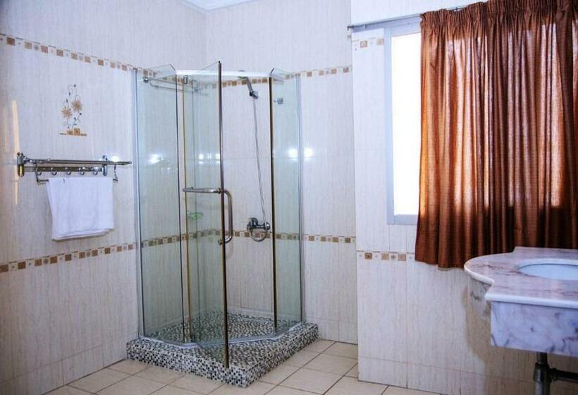 استودیوی لوکس, Cypa