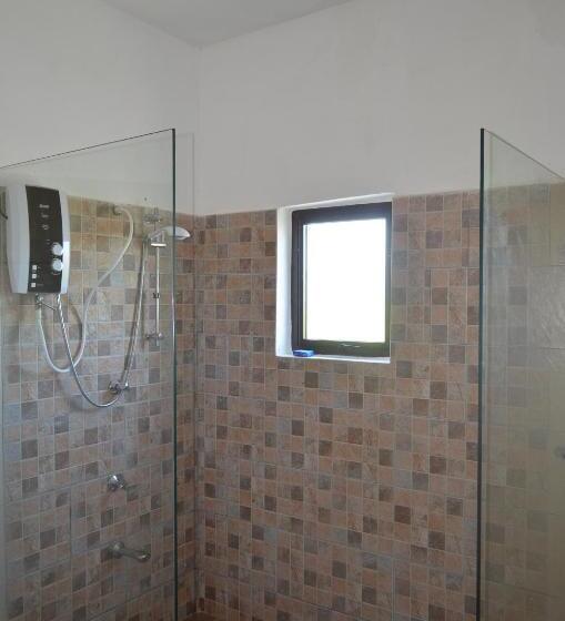 اتاق استاندارد یک نفره, Galu Inn