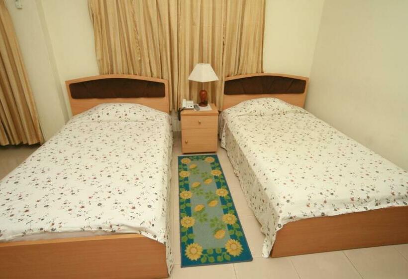 اتاق لوکس, Red Chillies Restaurant And Guest House