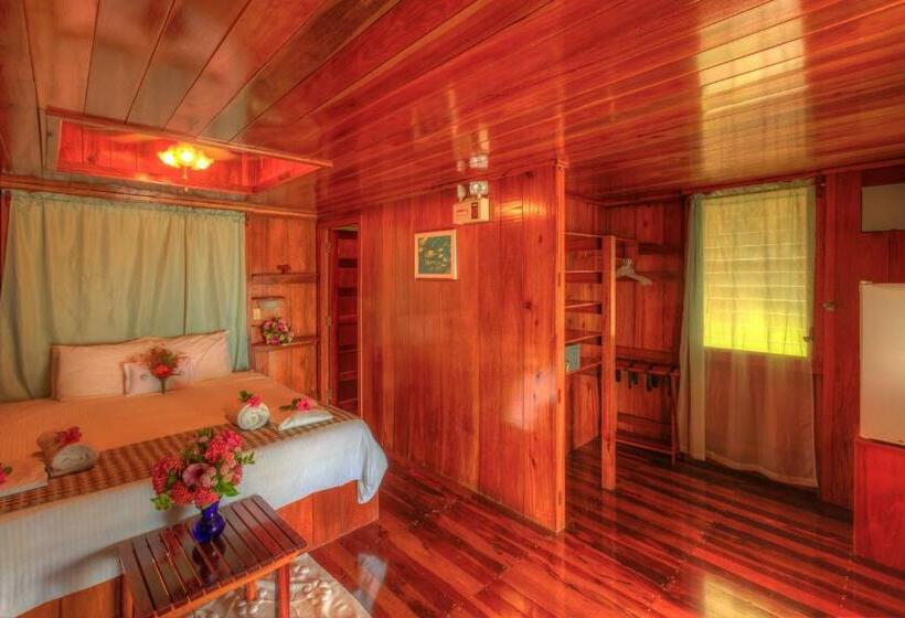 بانگلوی استاندارد, St. George's Caye Resort