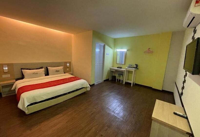 اتاق لوکس با تخت بزرگ, N&l Hotel Kuala Terengganu