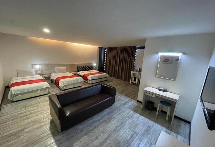 اتاق خانوادگی, N&l Hotel Kuala Terengganu