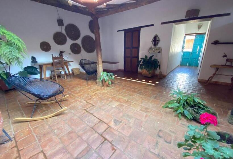 اتاق استاندارد با سرویس بهداشتی مشترک, Casa Prana