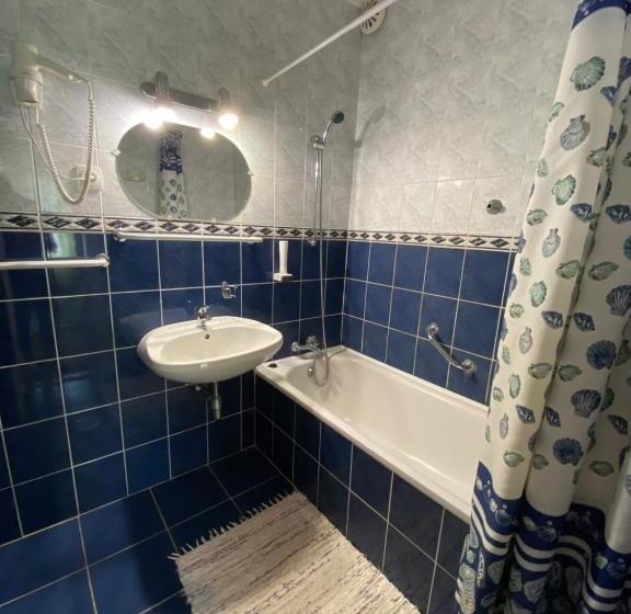 آپارتمان 2 خوابه, Fehér Hattyú Panzió