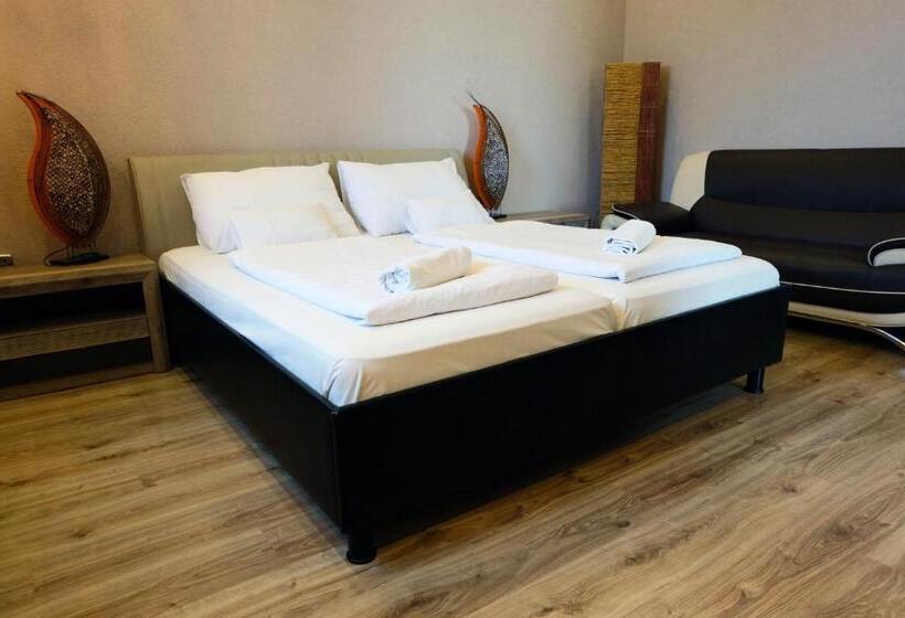 اتاق لوکس, Malom Club Panzió