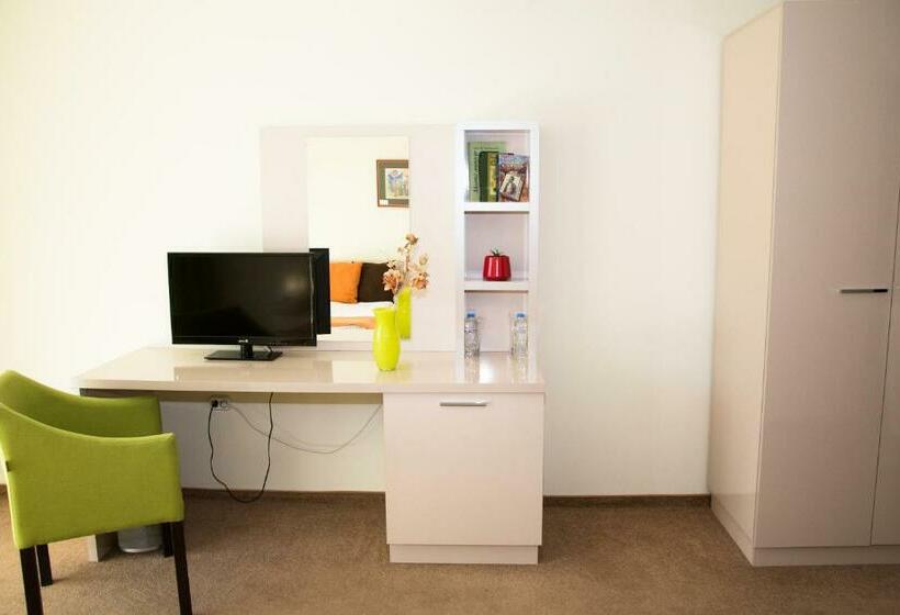 اتاق استاندارد, Clinic Dr. Gechevi