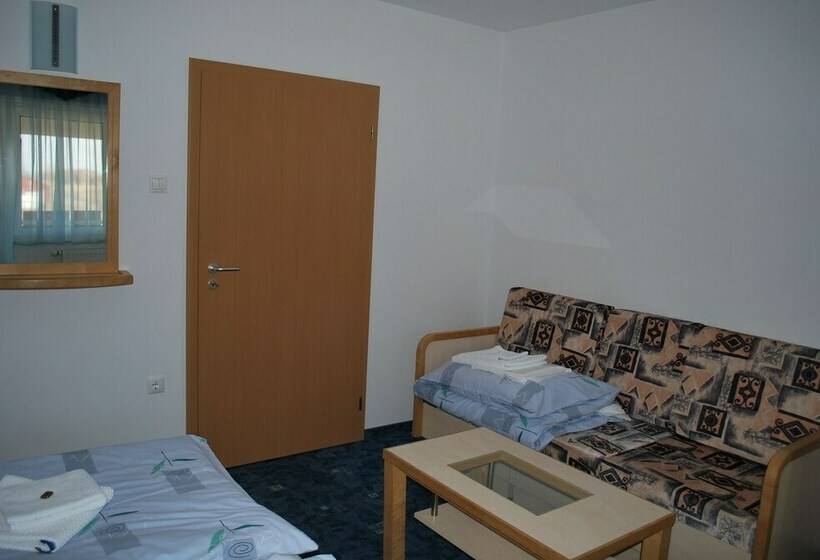 اتاق استاندارد سه نفره, Főnix Hotel Bükfürdő