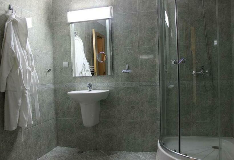 اتاق استاندارد یک نفره, Grand