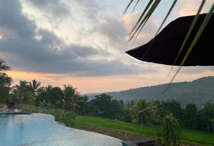 سوییت خانوادگی, Lesong Hotel And Restaurant
