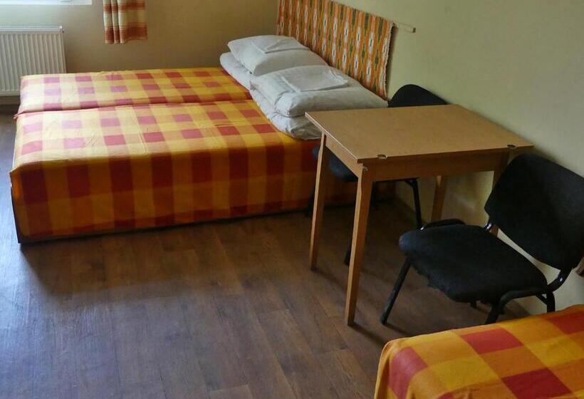 Economy Triple Room, Napsugár Szálló Baja