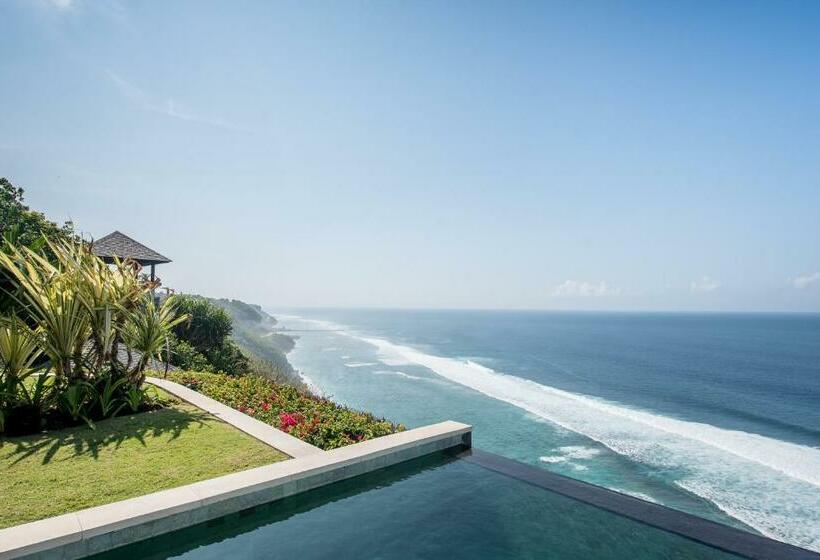سوییت با چشم‌انداز دریا, The Ungasan Clifftop Resort