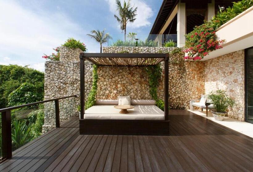 ویلای 5 خوابه, The Ungasan Clifftop Resort