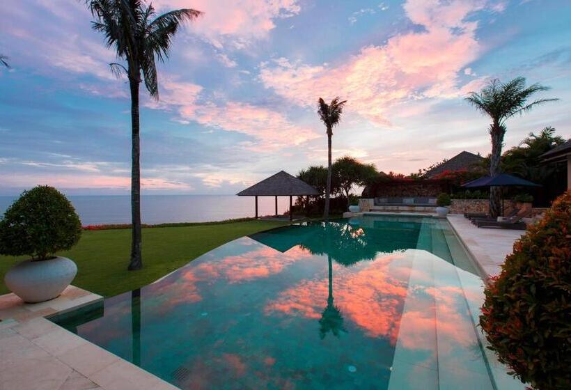 ویلای 4 خوابه, The Ungasan Clifftop Resort