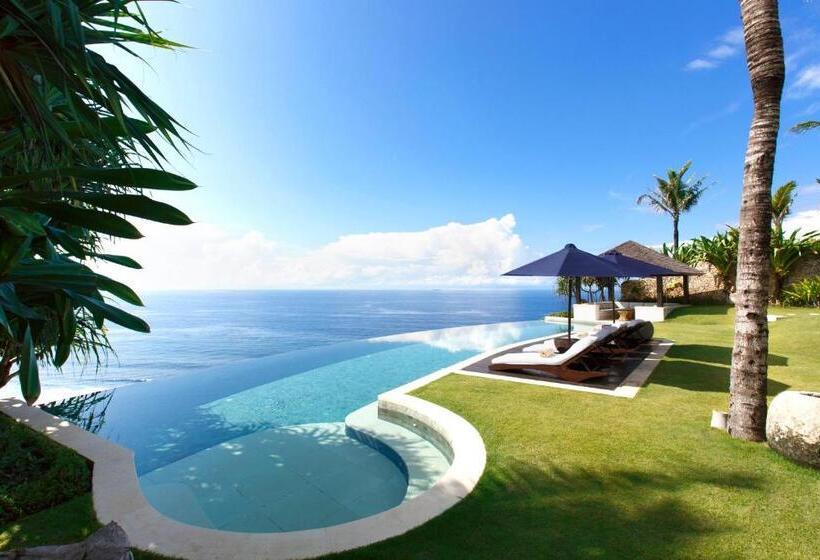 ویلای 5 خوابه, The Ungasan Clifftop Resort