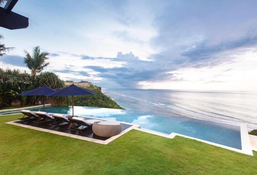 ویلای 5 خوابه, The Ungasan Clifftop Resort