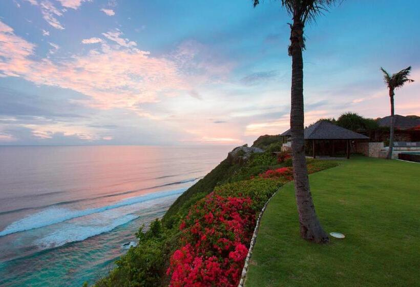 ویلای 5 خوابه, The Ungasan Clifftop Resort