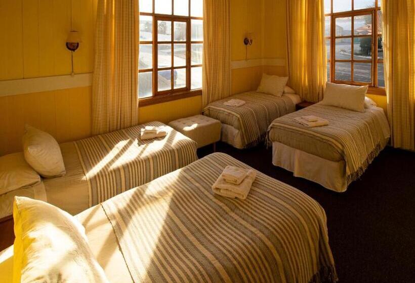 اتاق استاندارد چهار تخته, Yendegaia House