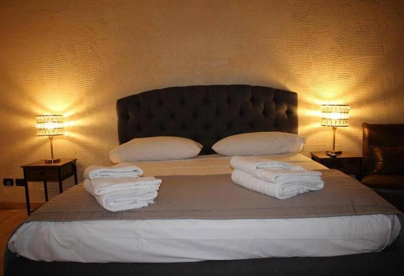 اتاق لوکس چهار تخته, Il Pontefice Luxury