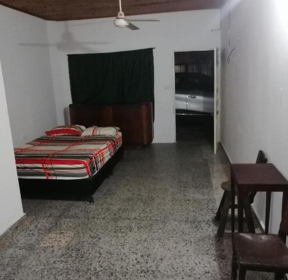 اتاق لوکس, Low Cost